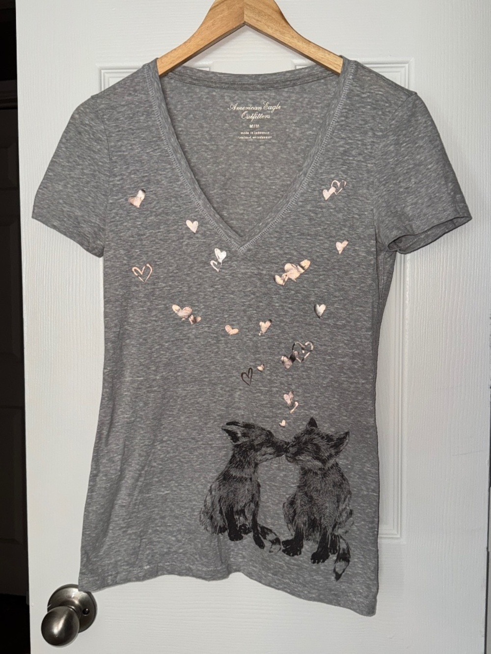 Gray Heather Fox Kit V-neck Tee - Size M